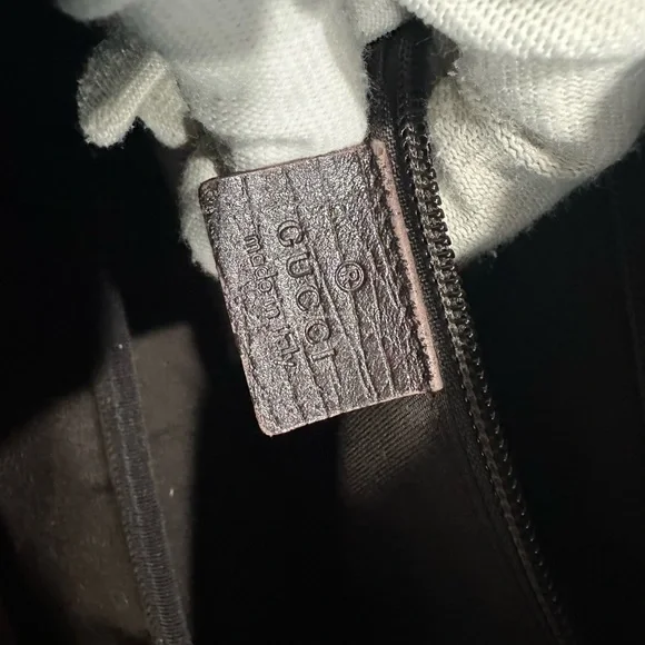 Gucci Crossbody Bag - Picture 12 of 16